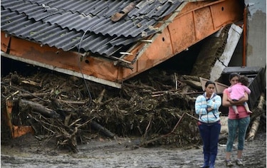 Colombia: Sepelio colectivo tras avalancha en Salgar