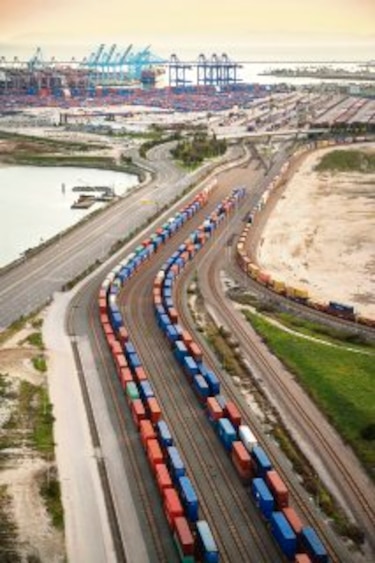 Puertos del oeste perderían carga