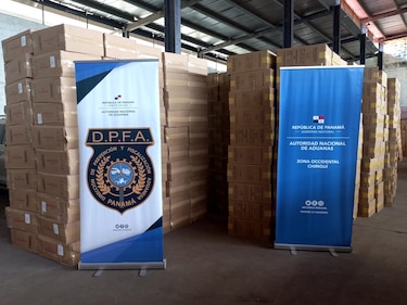 Aduanas decomisa mil 776 cajas de cigarrillos valoradas en $1.3 millones