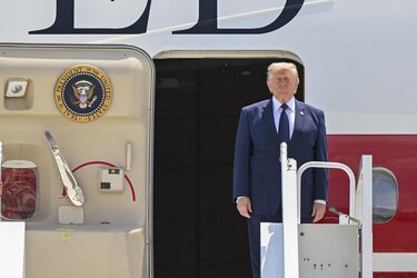 Trump repite que Groenlandia debería estar controlada por Estados Unidos y no por Dinamarca