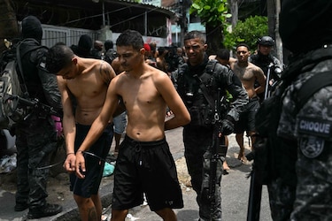 Un megaoperativo contra el grupo criminal Comando Vermelho en Río de Janeiro deja al menos 64 muertos y 81 detenidos