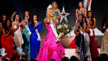 Coronan a Miss Estados Unidos en medio de polémica con Donald Trump