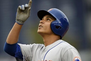 Panameño Ruben Tejada firma con los Cardenales de San Luis