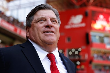 Miguel Herrera, primer mexicano en dirigir a la selección de fútbol de Costa Rica