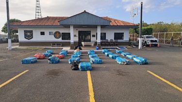 Cinco aprehendidos tras decomiso de una tonelada de droga en Punta Mala, Los Santos