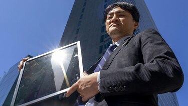 Qué es la perovskita, el "material maravilloso" que impulsa la revolución de la energía solar