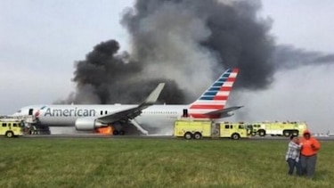 Incendio de avión en aeropuerto de Chicago deja 8 heridos
