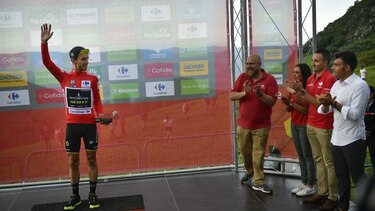 Simon Yates gana etapa y recupera punta en la Vuelta a España