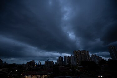 Emiten aviso de vigilancia por lluvias en todo el país