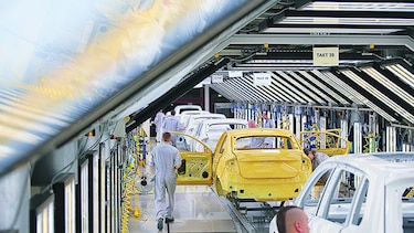 Disminuye producción industrial en Colombia