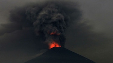 Alerta en Indonesia por erupción de volcán en Bali