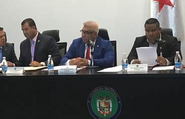 Comisión de Transporte hará más consultas sobre las plataformas tecnológicas; usuarios piden una reforma profunda