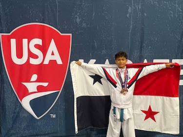 El panameño Lucas Ruiloba, de 11 años, dominó el US Open de Karate en Estados Unidos