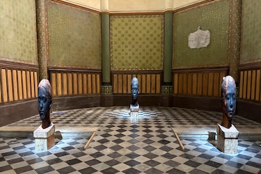 Jaume Plensa pide ‘silencio’ al mundo con una exposición en una iglesia de Montpellier