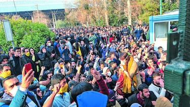 Austeridad gubernamental caldea ánimo de los iraníes