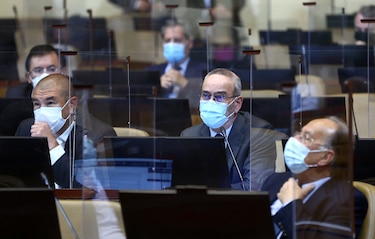 Diputados votan en maratónica sesión la acusación para destituir a presidente chileno