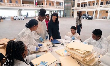 Más de 100 universitarios contribuyen al rescate del acervo histórico del país