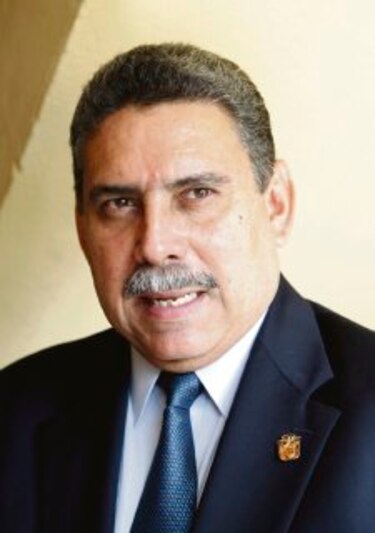 Ministro Osorio responde fallo sin entregar informes
