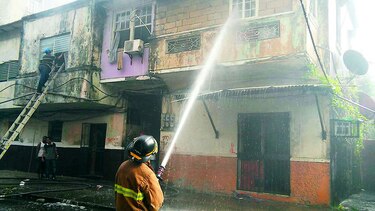 Fuego consume 28 cuartos