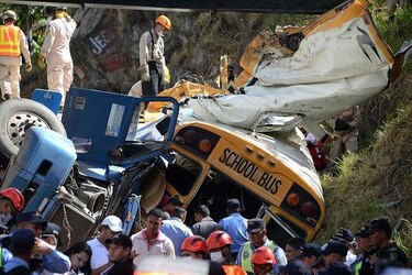 Accidente vial en Honduras deja 16 muertos y 34 heridos