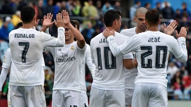 Real Madrid golea al colista Getafe y mete más presión al Barcelona