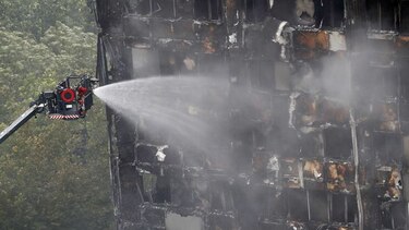 Aumentan a 17 los muertos por el incendio del edificio en Londres