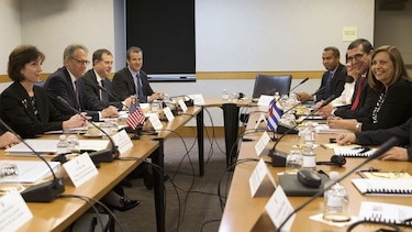 Estados Unidos y Cuba dialogan con el objeto de abrir embajadas