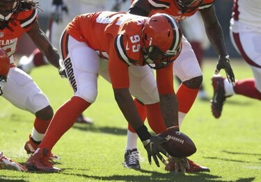 Dos jugadores de los Browns son detenidos en Navidad