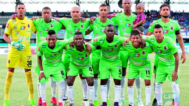 Sporting frenó al expreso