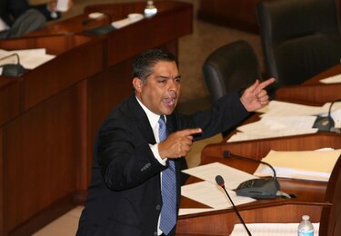 Valderrama afirma en el CD se implementa la 'dedocracia'