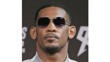 Tras vencer el cáncer, Jacobs enfrenta ahora a Canelo