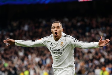 Kylian Mbappé guía al Real Madrid al liderato liguero