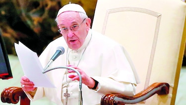 ‘Hay corrupción en el Vaticano’, dice el papa Francisco