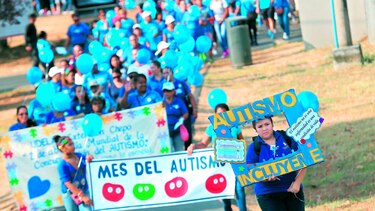caminar POR UNA VIDA DIGNA PARA LAS PERSONAS CON AUTISMO