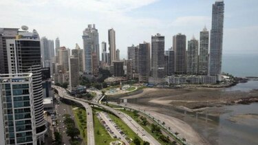 Inspeccionan a bancos citados en casos de corrupción