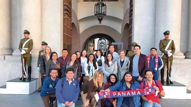 Jóvenes asisten a pasantía sobre liderazgo en Chile