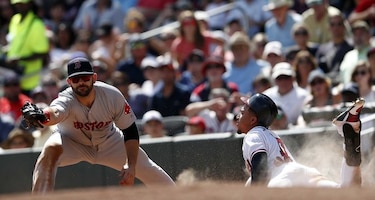 Kinsler guía triunfo de Medias Rojas sobre Bravos; panameño Camargo pega de 3-2