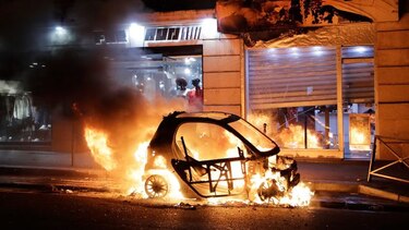Barricadas en llamas y enfrentamientos en las protestas de los ‘chalecos amarillos’ en Francia