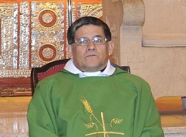 Detienen a sacerdote por abusar sexualmente de catequista mientras dictaba cartas en la casa parroquial: Paraguay
