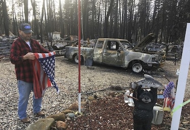 Autoridades permiten regresar a damnificados de incendio en California