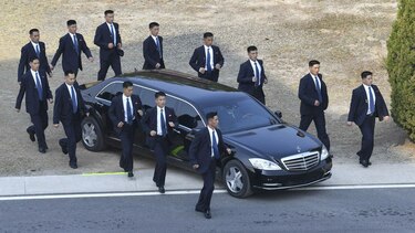 La guardia de Kim Jong Un, una escolta que no dejaría pasar 'ni una hormiga'