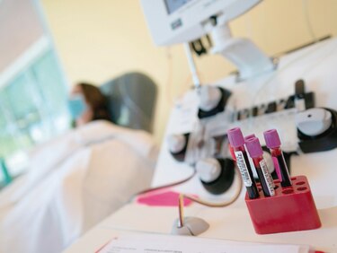 Falta de donantes: escollo de la terapia de plasma convaleciente