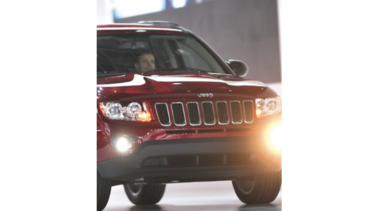 Fiat Chrysler llama a revisión 863 mil vehículos en EU