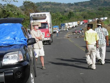 Al menos 270 turistas costarricenses, varados en Panamá por protestas