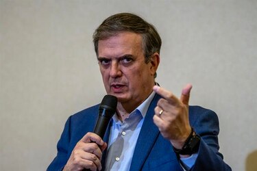 Canciller mexicano revela que fue perseguido por el gobierno de Enrique Peña Nieto