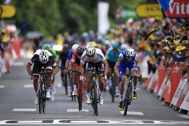 Sagan gana la tercera etapa; Thomas sigue líder
