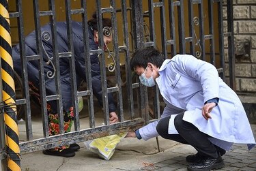 Epidemia de coronavirus desacelera en China, pero impone medidas drásticas en otros países