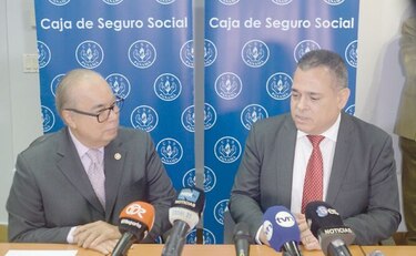 Enrique Lau Cortés asume la dirección de la Caja de Seguro Social