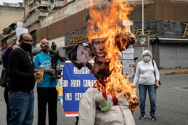 Putin y Maduro, quemados como Judas en Caracas