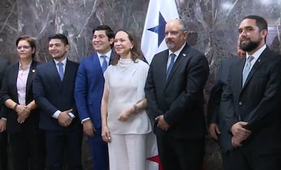 Diputados reciben a María Corina Machado en sesión especial